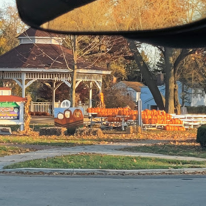 Truck parking near Greendale, WI